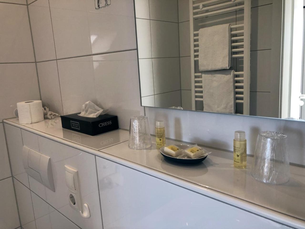 Hellmanns Hotel Bremers Bauerndiele Wiefelstede Luaran gambar